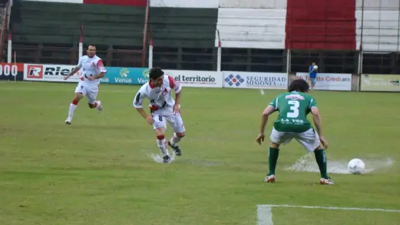 Fotografía publicada con la nota «SPORTIVO BELGRANO DESPOJÓ A GUARANÍ DEL INVICTO COMO LOCAL»