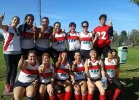 Fotografía publicada con la nota «GUARANÍ MAMIS HOCKEY FUERON CAMPEONAS DE PLATA»